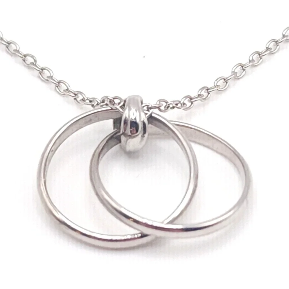 Silver‎ Tone Double Ring Pendant Necklace – 18″ Adjustable Lobster Clasp Rolo